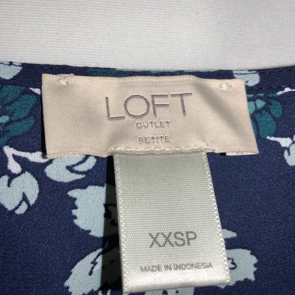 Loft faux wrap blouse Sz XXSP floral long sleeve ruffle button cuff - Picture 6 of 7